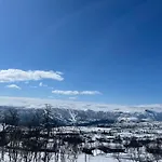 Charming Family With Stunning Mountain Views بيت للعطل Beitostolen