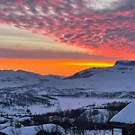 Charming Family With Stunning Mountain Views بيت للعطل *